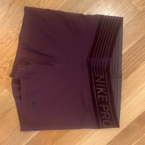 Nike Pro Shorts Maroon in Medium